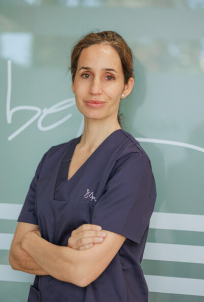 clinica-dental-ambel-dentista-badajoz-dra-mara-ambel-1-400x593