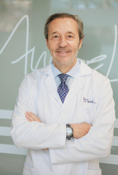 clinica-dental-ambel-dentista-badajoz-zafra-dr-juan-luis-ambel-sanchez-400x593